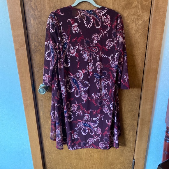 2-Piece Formal Flattering Ensemble - Picture 2 of 3